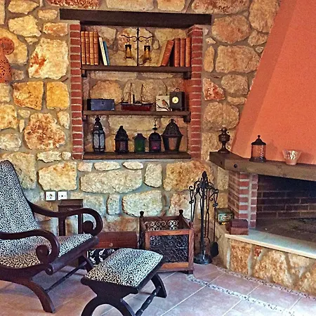 Stone Rokosini Willa